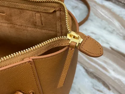 Picture of GRAINY CALFSKIN LEATHER HANDBAG NO. 175519