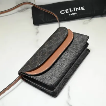 Picture of TRIOMPHE SMOOTH LAMBSKIN LEATHER TRIMMED WALLET REF. 100852