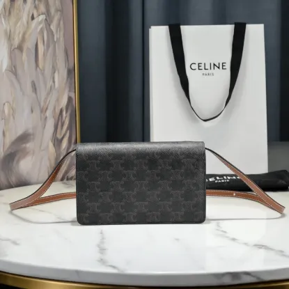 Picture of TRIOMPHE SMOOTH LAMBSKIN LEATHER TRIMMED WALLET REF. 100852