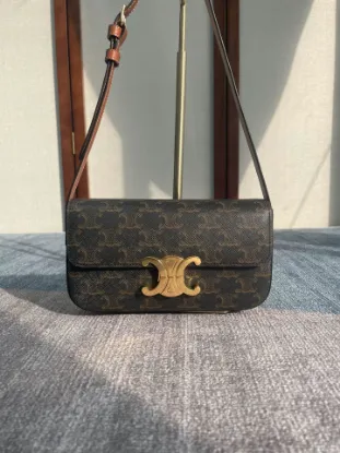 Picture of TRIOMPHE UNDERARM BAG MODEL: 194142 SIZE: 20X10X4CM