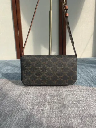 Picture of TRIOMPHE UNDERARM BAG MODEL: 194142 SIZE: 20X10X4CM