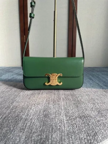 Picture of TRIOMPHE UNDERARM BAG MODEL: 194142 SIZE: 20X10X4CM