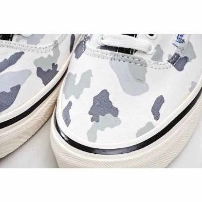 Picture of VANS AUTHENTIC LOW-TOP SNEAKERS