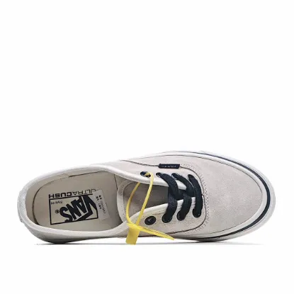Picture of VANS AUTHENTIC LOW-TOP SNEAKERS