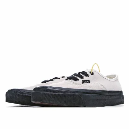 Picture of VANS AUTHENTIC LOW-TOP SNEAKERS