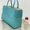 Picture of BV ARCO TOTE BAG SIZE:38X25 609175