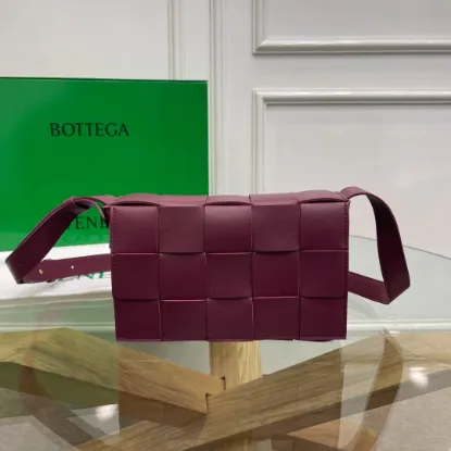Picture of BV BOTTEGA VENETA CASSETTE BAG SIZE: 23X15CM