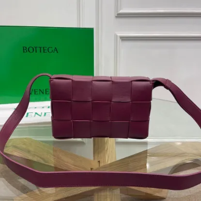 Picture of BV BOTTEGA VENETA CASSETTE BAG SIZE: 23X15CM