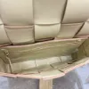 Picture of BV BOTTEGA VENETA CASSETTE BAG SIZE: 23X15CM