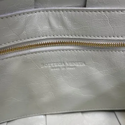 Picture of BV BOTTEGA VENETA CASSETTE BAG SIZE: 23X15CM