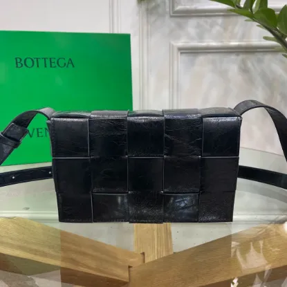 Picture of BV BOTTEGA VENETA CASSETTE BAG SIZE: 23X15CM