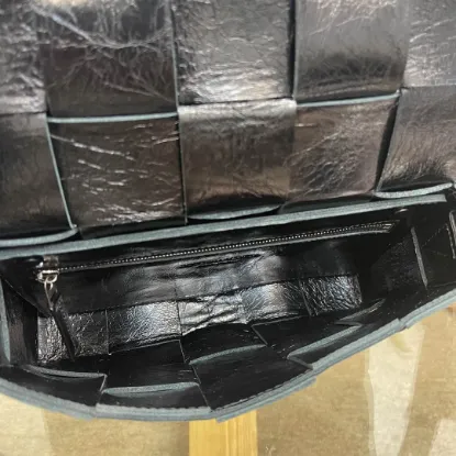 Picture of BV BOTTEGA VENETA CASSETTE BAG SIZE: 23X15CM