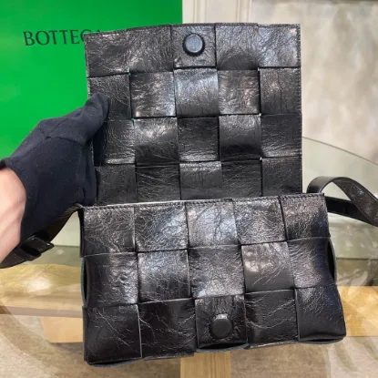 Picture of BV BOTTEGA VENETA CASSETTE BAG SIZE: 23X15CM