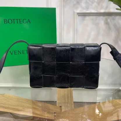 Picture of BV BOTTEGA VENETA CASSETTE BAG SIZE: 23X15CM