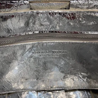 Picture of BV BOTTEGA VENETA CASSETTE BAG SIZE: 23X15CM