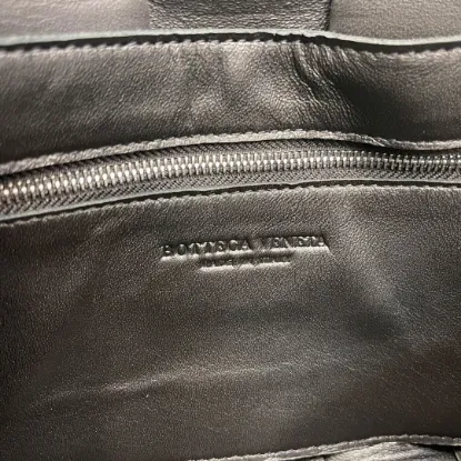 Picture of BV BOTTEGA VENETA CASSETTE BAG SIZE: 23X15CM BLACK