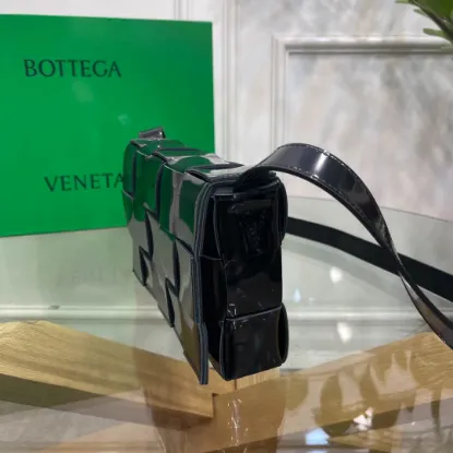 Picture of BV BOTTEGA VENETA CASSETTE BAG SIZE: 23X15CM BLACK