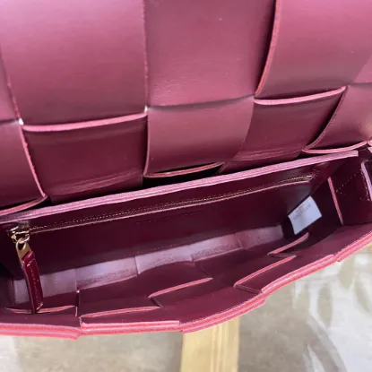 Picture of BV BOTTEGA VENETA CASSETTE BAG SIZE: 23X15CM DATE