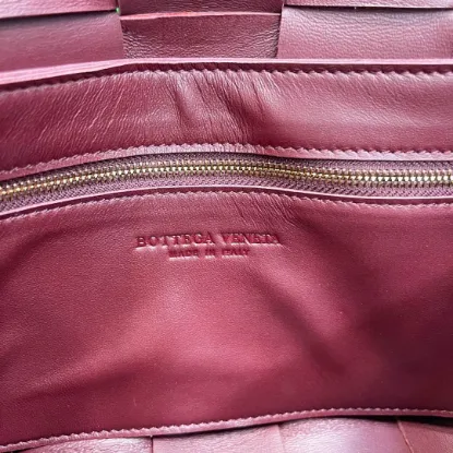 Picture of BV BOTTEGA VENETA CASSETTE BAG SIZE: 23X15CM DATE