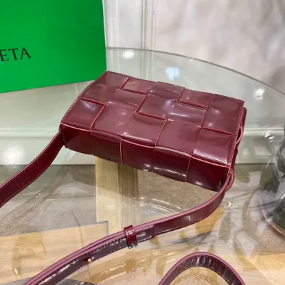 Picture of BV BOTTEGA VENETA CASSETTE BAG SIZE: 23X15CM DATE