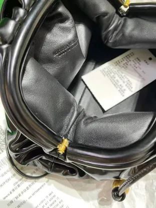 Picture of BV BOTTEGA VENETA CLOUD BAG SIZE: 23X13CM