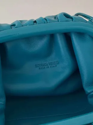 Picture of BV BOTTEGA VENETA CLOUD BAG SIZE:23X13CM
