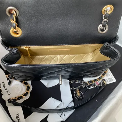Picture of BADGE BAG MODEL: 2979 SIZE: 14-22-8CM