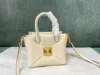 Picture of Valentin0 Model:1186 Size:18.5 x15x11cm