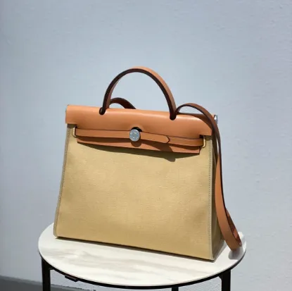 Picture of Canvas bag Size: 31*15*10cm