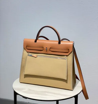 Picture of Canvas bag Size: 31*15*10Cm
