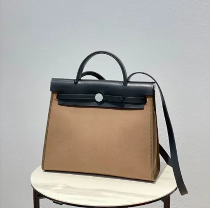 Picture of Canvas bag Size: 31*15*10cm