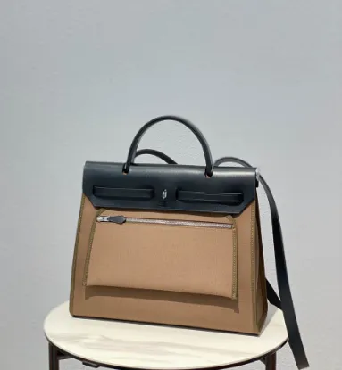Picture of Canvas bag Size: 31*15*10cm