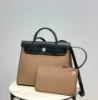 Picture of Canvas bag Size: 31*15*10cm