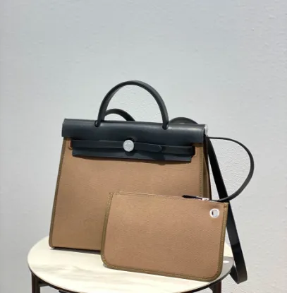 Picture of Canvas bag Size: 31*15*10cm