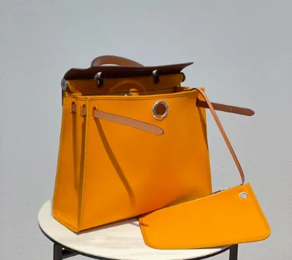 Picture of Canvas bag Size: 31*15*10cm