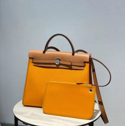 Picture of Canvas bag Size: 31*15*10cm