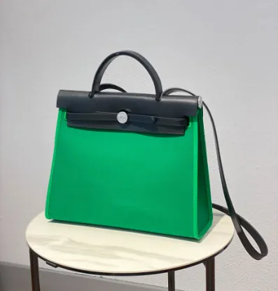 Picture of Canvas Bag Size: 31*15*10Cm
