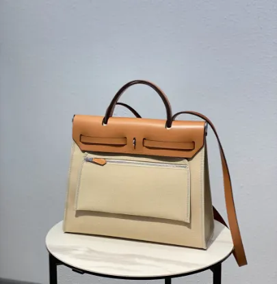 Picture of Canvas bag Size: 31*15*10cm