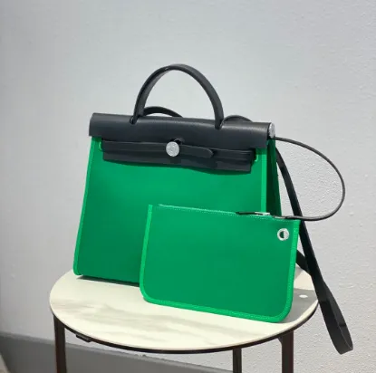 Picture of Canvas bag Size: 31*15*10cm