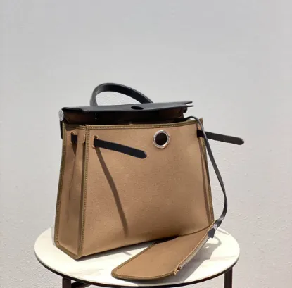 Picture of Canvas bag Size: 31*15*10Cm