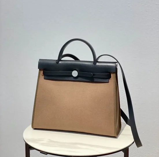 Picture of Canvas bag Size: 31*15*10Cm