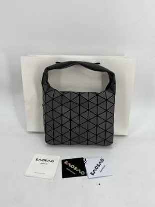 Picture of Miyake Life Size: 25x33x7cm 23x27x7cm