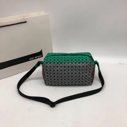 Picture of Miyake Life Size: 26/15/11cm Gray with Green