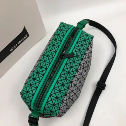 Picture of Miyake Life Size: 26/15/11cm Gray with Green