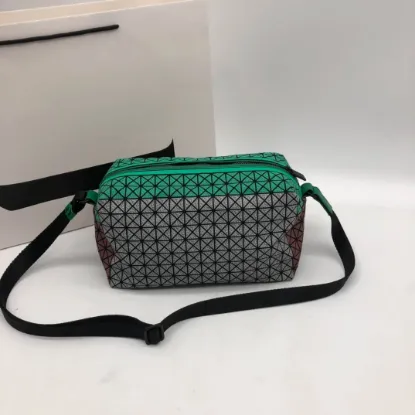 Picture of Miyake Life Size: 26/15/11cm Gray with Green