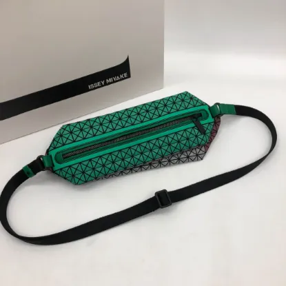 Picture of Miyake Life Size: 26/15/11cm Gray with Green
