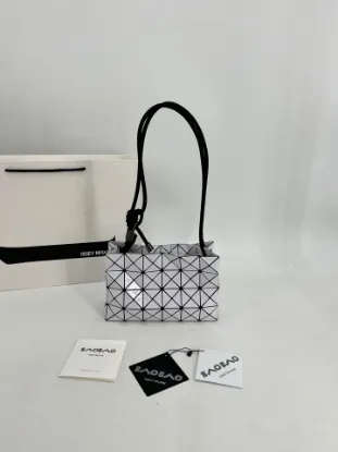 Picture of Miyake Life Size: 300*155*155mm Size: 400*195*195mm