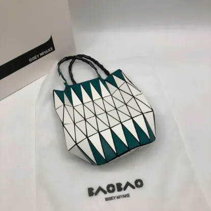 Picture of Miyake Life Size: 300*155*155mm Size: 400*195*195mm
