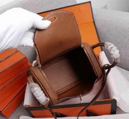 Picture of Hermes Lindy Bag