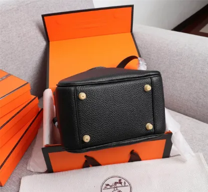 Picture of Hermes Lindy Bag